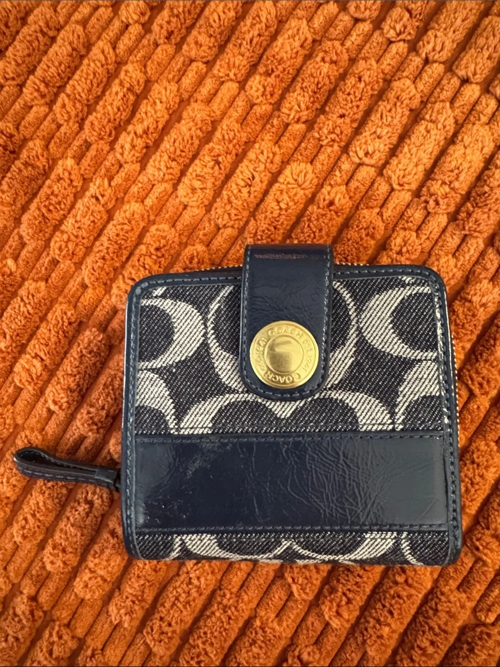 Coach Bleecker  Signature Small Wallet with Gold Accent and legacy interior - Picture 2 of 7